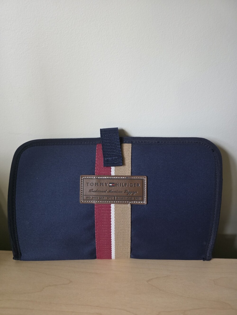 Vintage Travel carrier for toiletries Hanging Bag Tommy Hilfiger